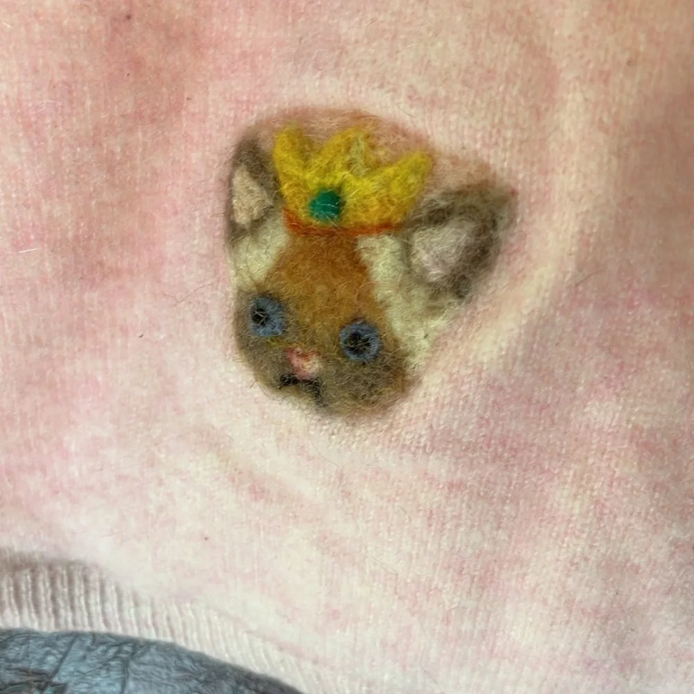 Maxine Couture 100% cashmere turtleneck sweater with felted royal  cat M